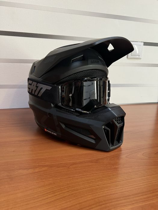 Cască Leatt Moto 3.5 + ochelari Leatt Vizion 3.5 Stealth negru, Mărimea S