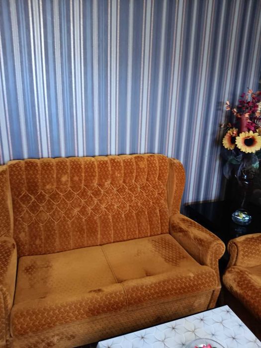 Холна гарнитура от масивно дърво – разтегателни дивани + 2 фотьойла