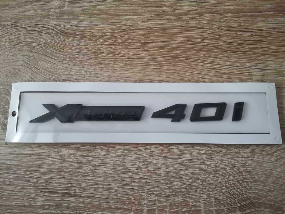 черен надпис BMW Xdrive 40i