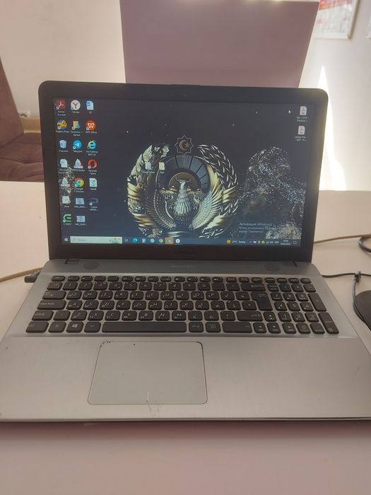 Асус ноутбук сотилади