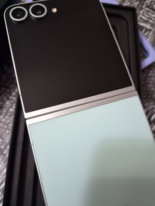 Samsung galaxy z flip  6