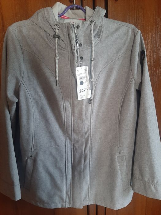 Продам куртку женскую