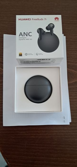 Продавам слушалки Huawei 7i