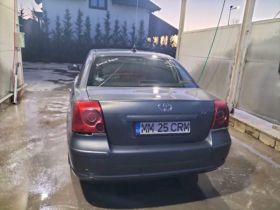 Vând Toyota avensis T25