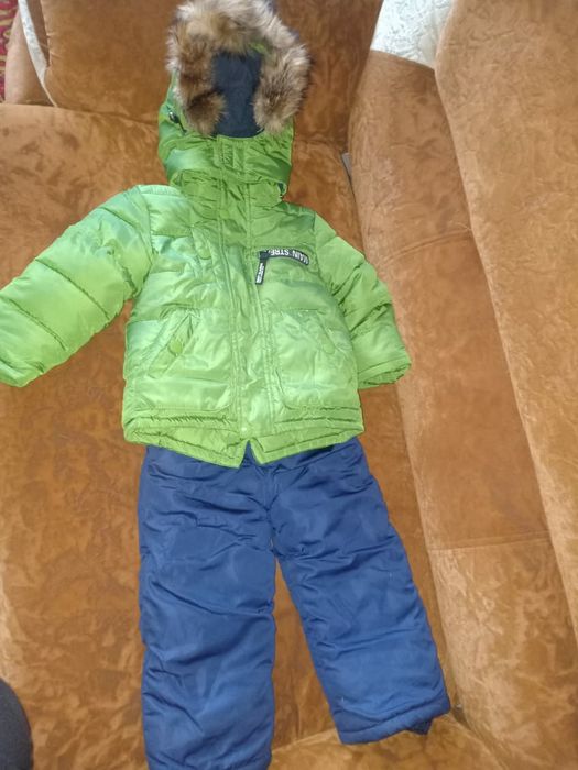 Продам детскую куртку