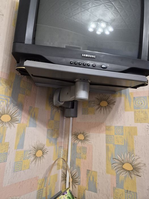 Телевизор самсунг с настенные крепление м