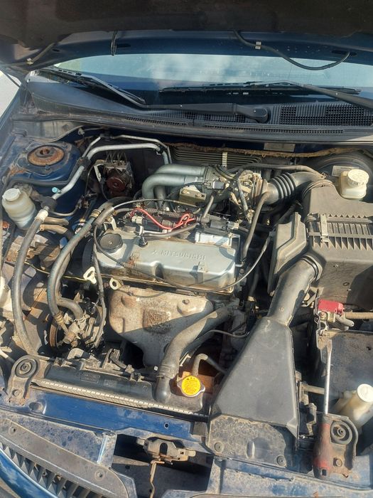 Mitsubishi Lancer 1.6 i  на части !!!