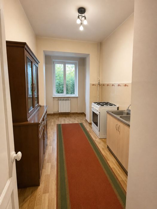 Продаётся квартира 3/2/9 в центре, Ойбек - Успенский собор  - Шохмед