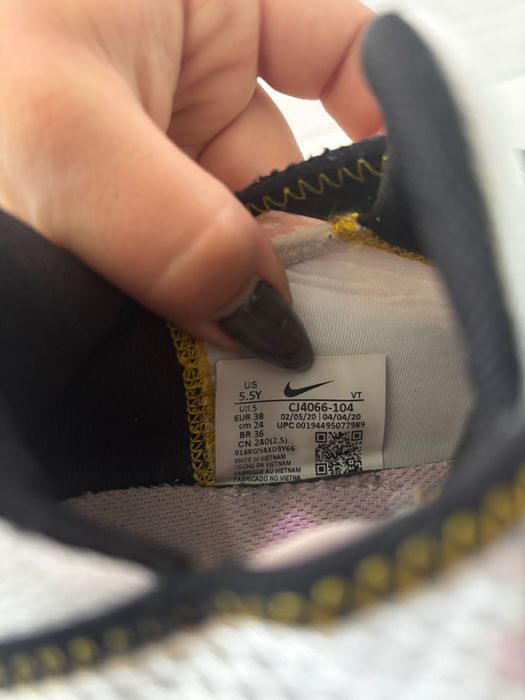 Оригинални дамски  маратонки Найк