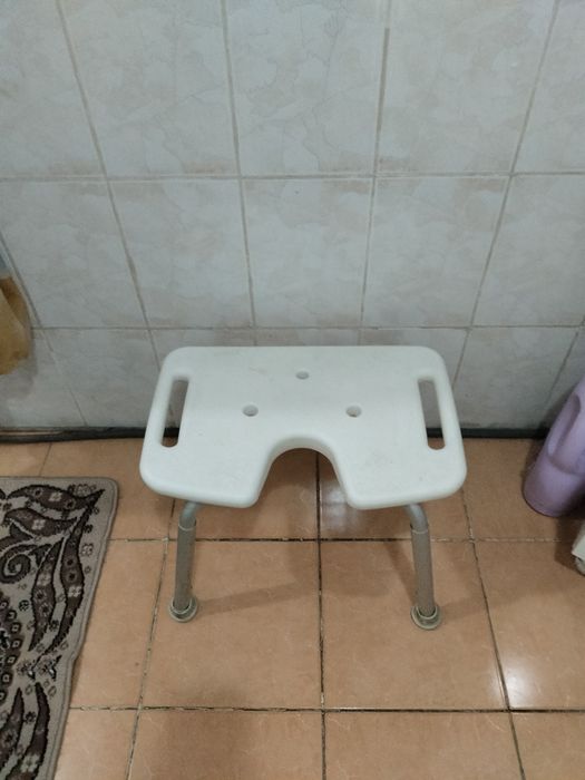 Стул для ванной для пожилых