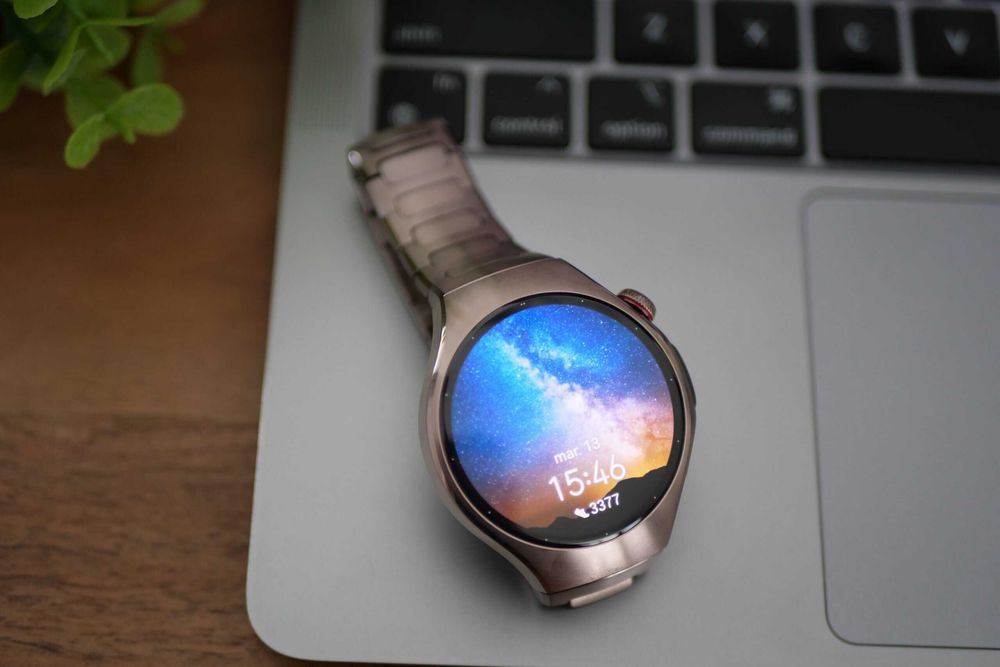 Huawei Watch 5 Sand Gold, Stainless Steel Case with Sand Gold Titanium Strap