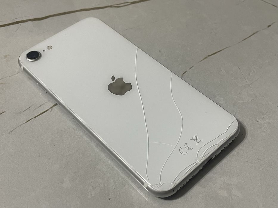 iPhone SE 2020 2 generation 128 gb.