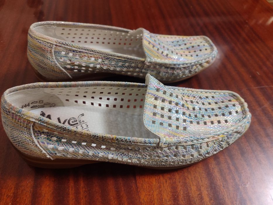 Женские кожаные туфли