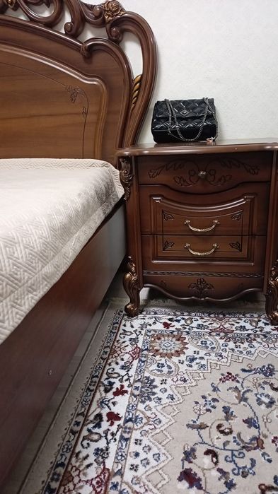 Продам спальный гарнитур