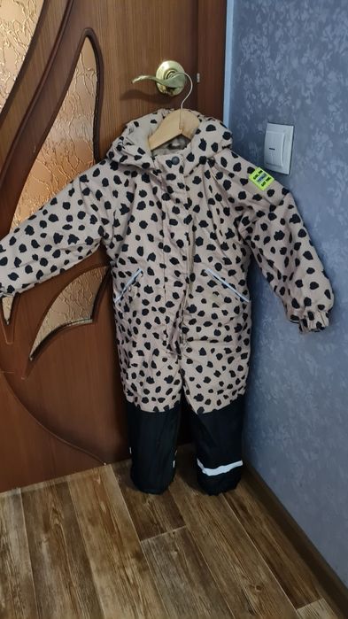 Продам детский комбинезон для девочки