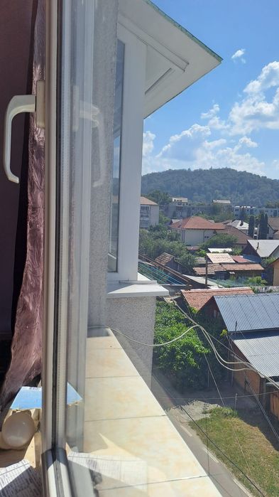 Vând apartament 2camere,semidecomandat