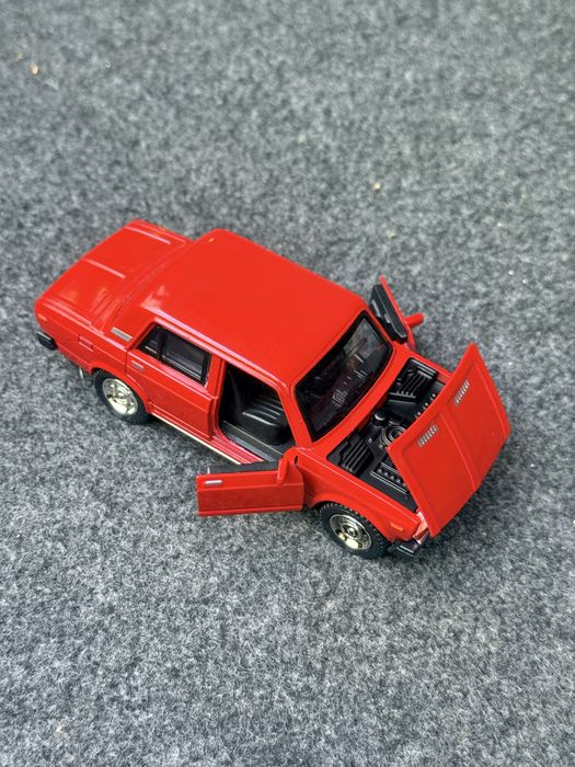 Игрушки модельки металичиские