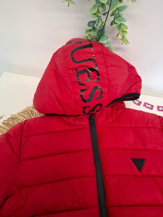 Детско яке на марката Guess