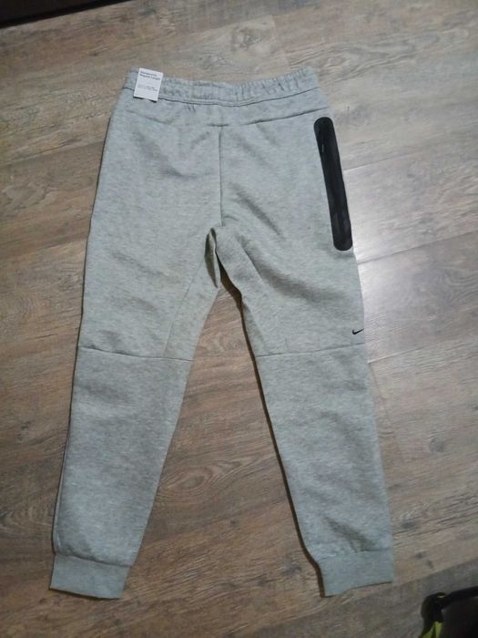 Мъжко сиво долнище Nike Tech Fleece Joggers (Оригинал)