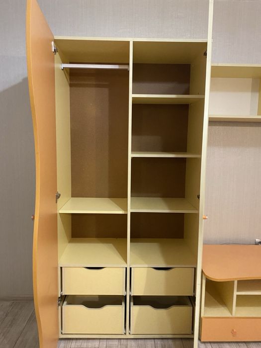 Запазени мебели (Продават се и по отделно)