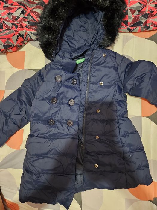 Vând geaca Benetton