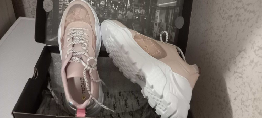 Дамски сникърси, 38 номер, нови , в кутия