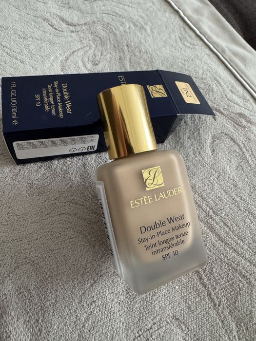 Тональный крем Este Lauder