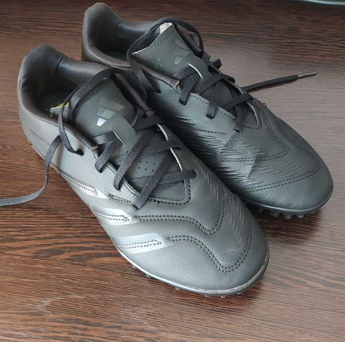 Сороконожки Adidas predator оригиналы
