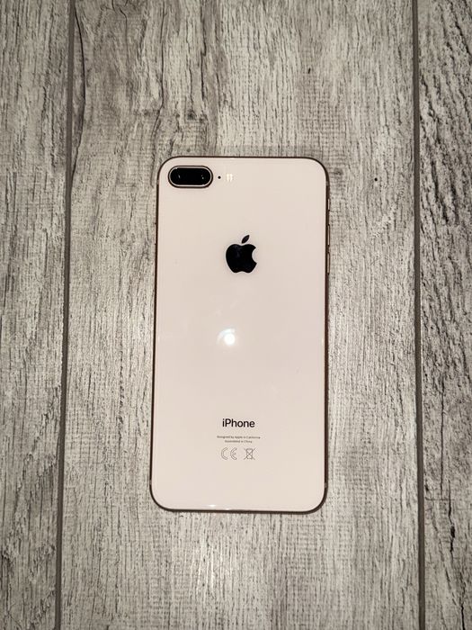 iPhone 8 Plus / 64 GB