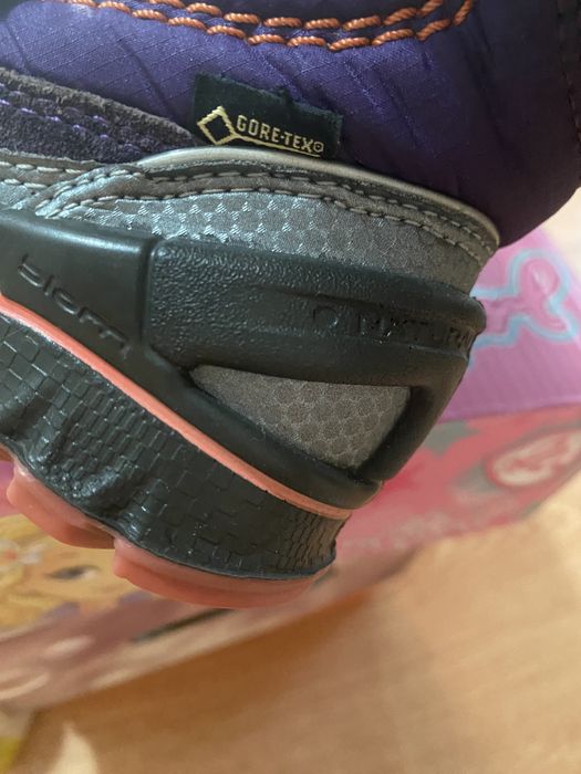 Обувь на девочку 20,21,22 размер