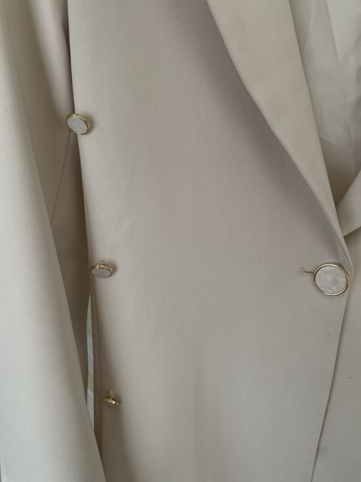 Продам белый пиджак