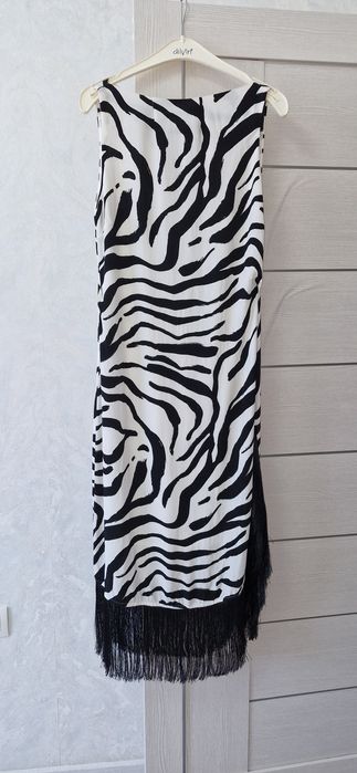 Продам платье очень  красивое, элегантное