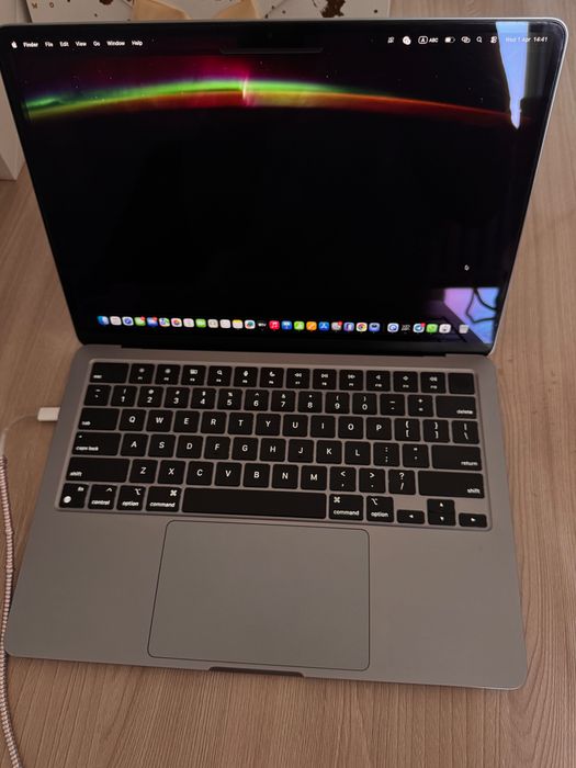 MacBook Air 13 2024г, 8/256гб