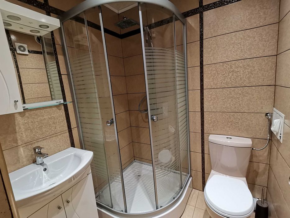 Дава се под наем Двустаен апартамент в Бургас, Възраждане - 70 кв.м за 255 € - Снимка #3