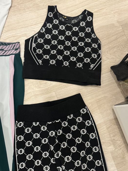 Спортни клинове и комплект Maje