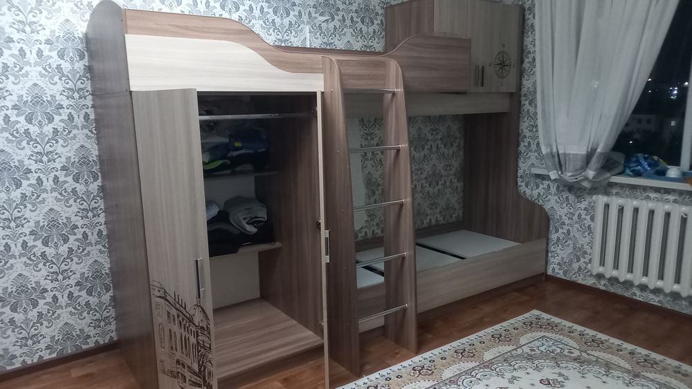 Двухяростный кровать