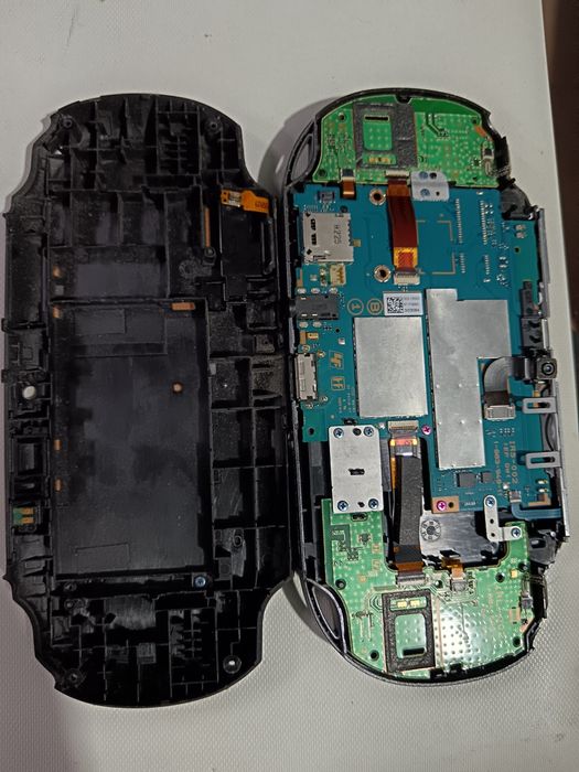 SONY PSP VITA PCH-1004 на запчасти