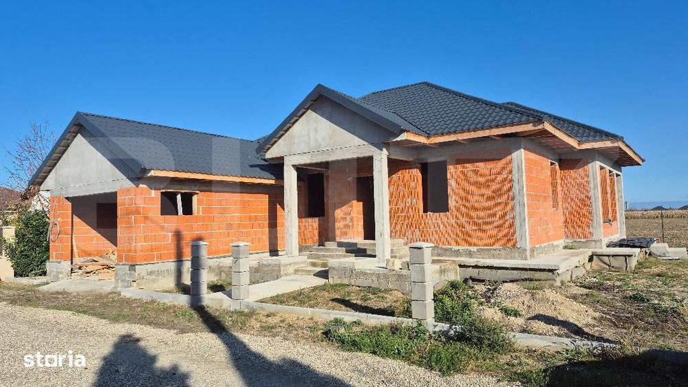 Casa la rosu de vanzare, 4 camere, 145,31 mp, 715 mp teren, zona Marti