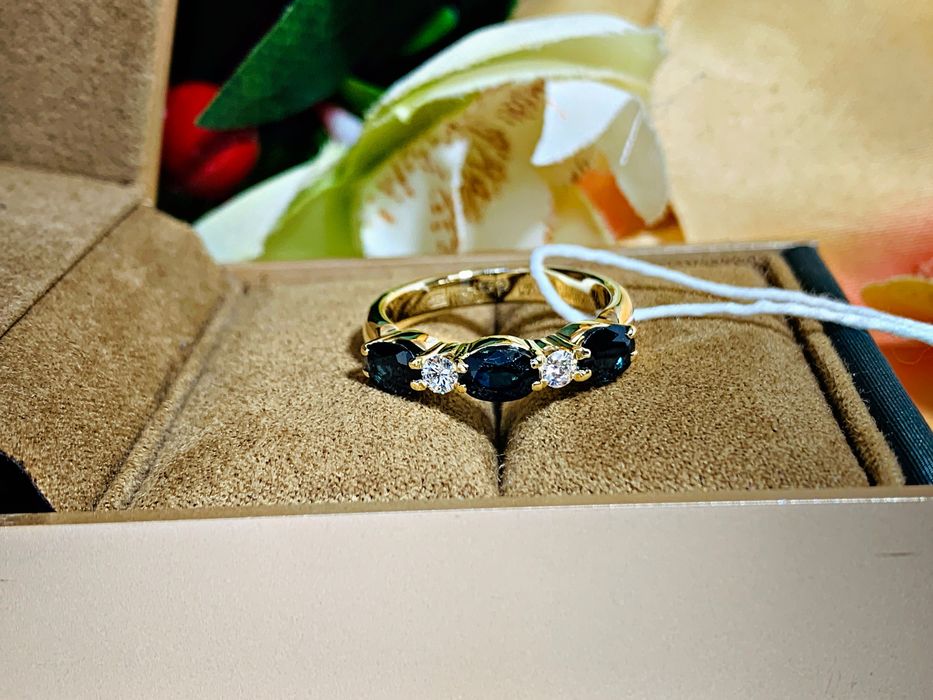 золотое кольцо с бриллиантами и натуральными камнями – Сапфир