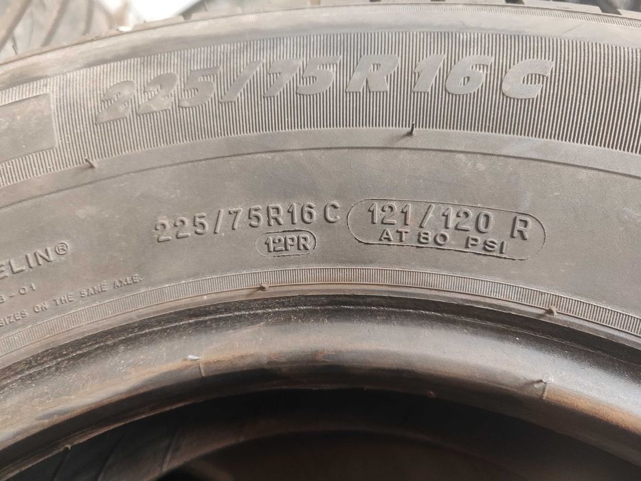 2бр.летни гуми 225/75/16C Michelin