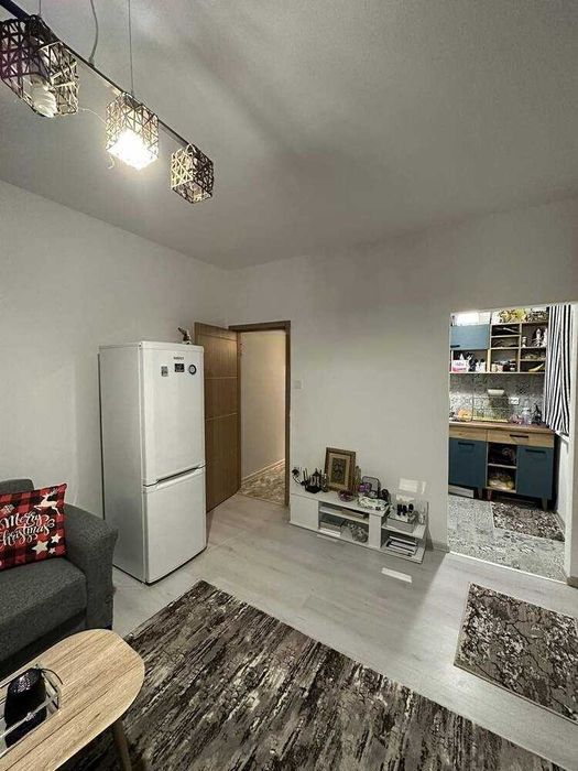 Продава се Едностаен апартамент в Пловдив, Център - 40 кв.м за 2088 €/кв.м - Снимка #2