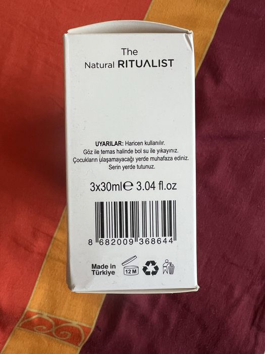 Серуми-хиалурон,витамин ц и колаген,,срещу тареене кожа на лице 80€