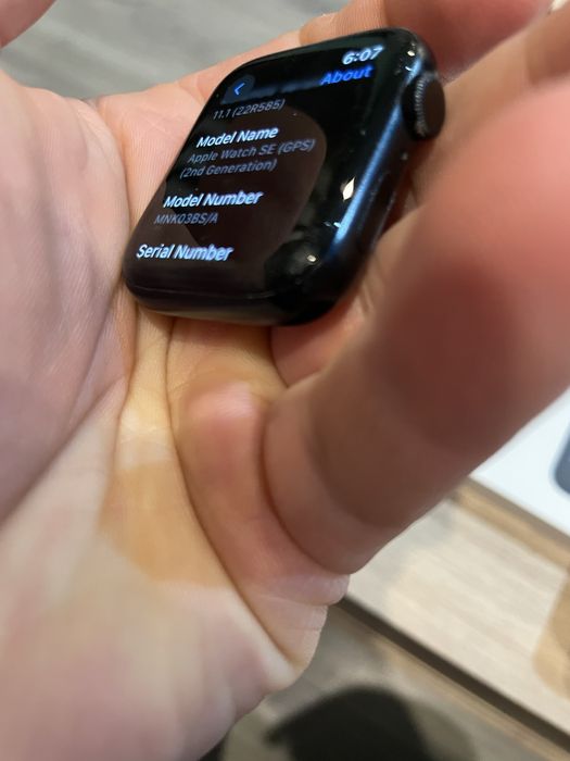 Apple Watch SE 2 44mm пълен комплект