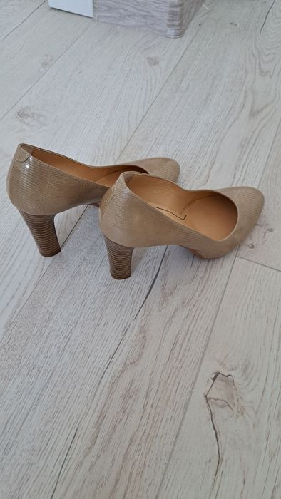 Vând pantofi Musette