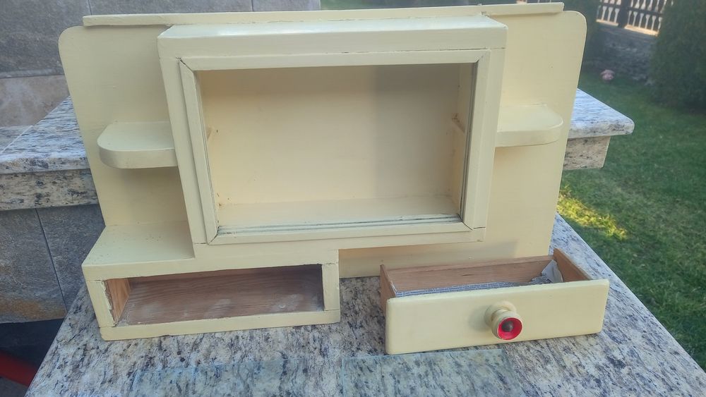 Аптечка -2 броя.Сатър..Ченгели.