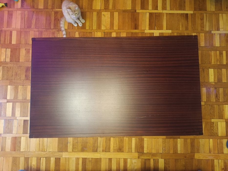 стол для гостиной