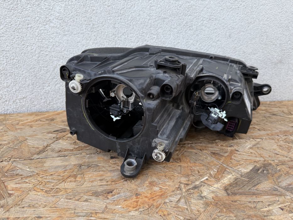 Far stanga VW Jetta 5C Halogen Original Europa