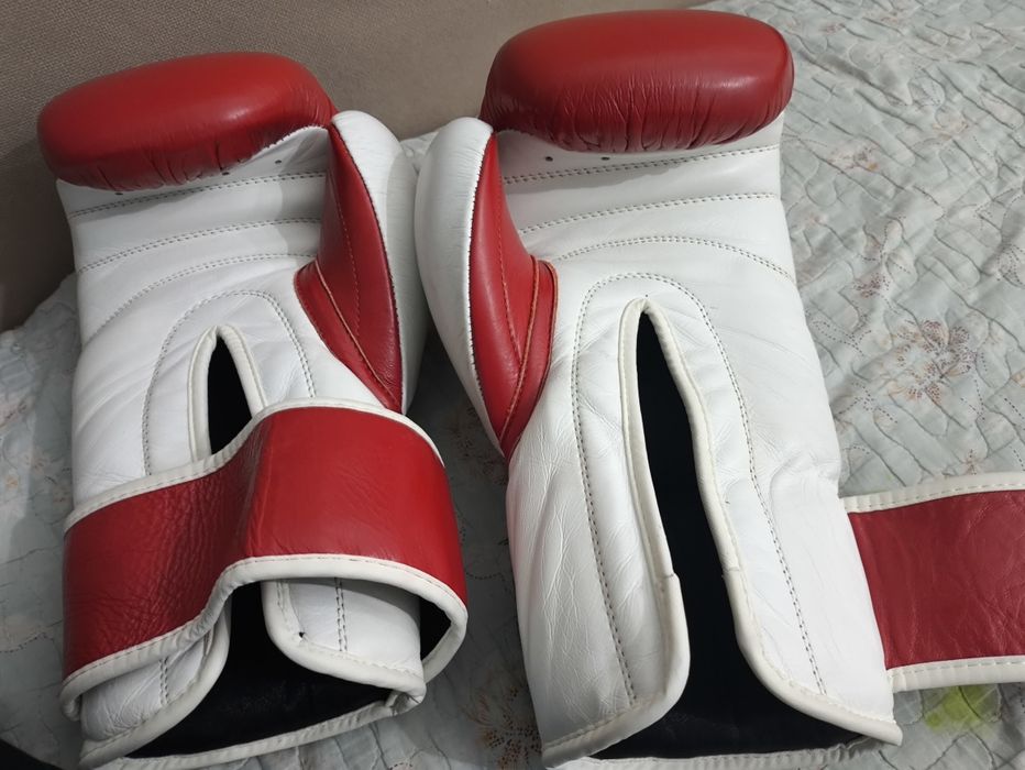 Ultimate Boxing 16 oz