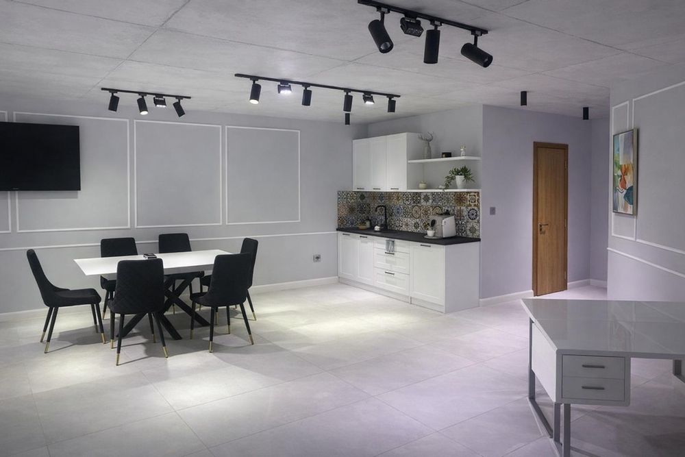 Дава се под наем Офис в Пловдив, Център - 75 кв.м за 612 € - Снимка #1