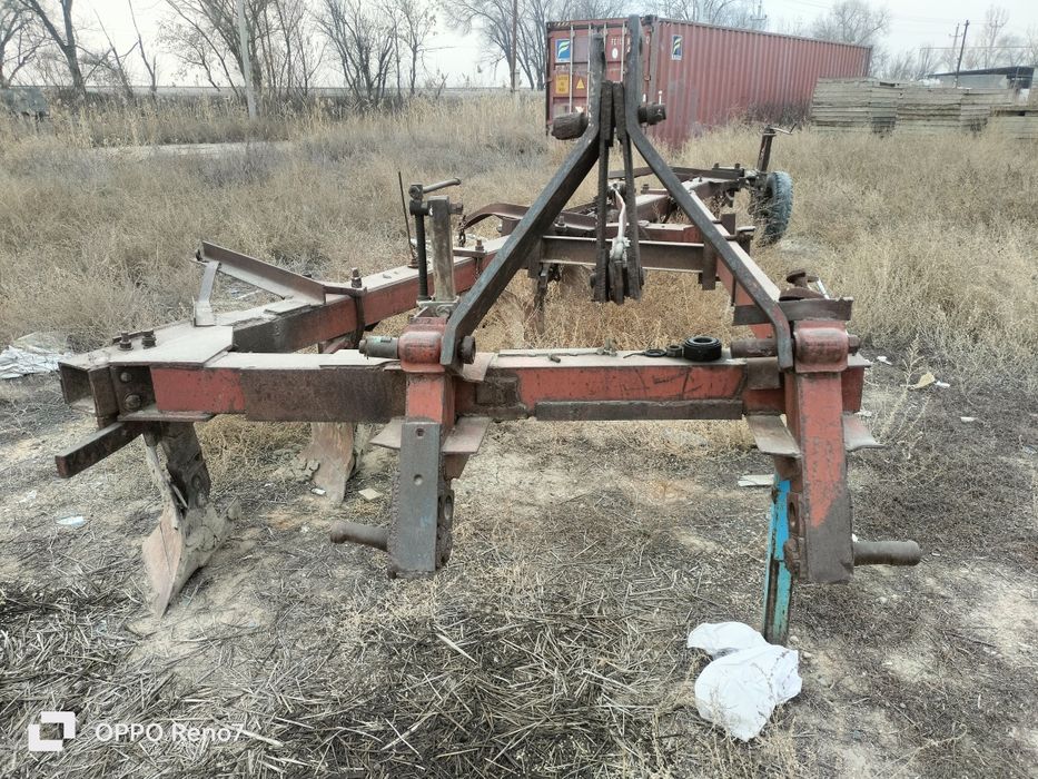 плуг,8корпусный К700 длино базовый К700